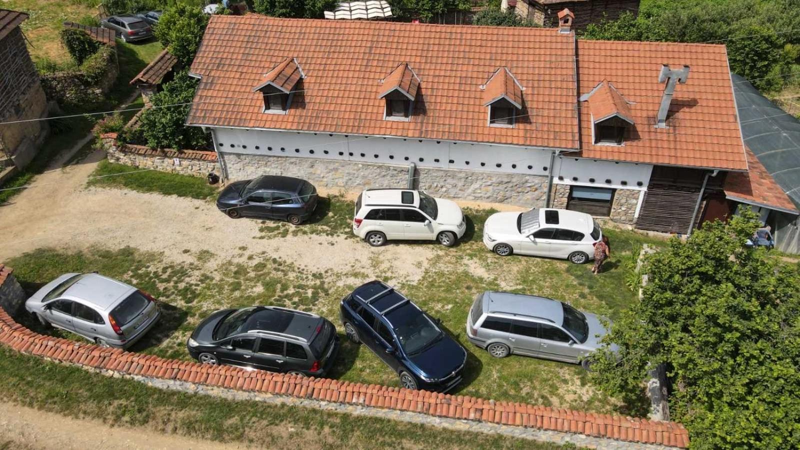 Konak Tosa Poganovo Luaran gambar